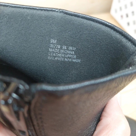 Clarks size 9 ankle zip block heel boots booties black leather - Picture 3 of 14